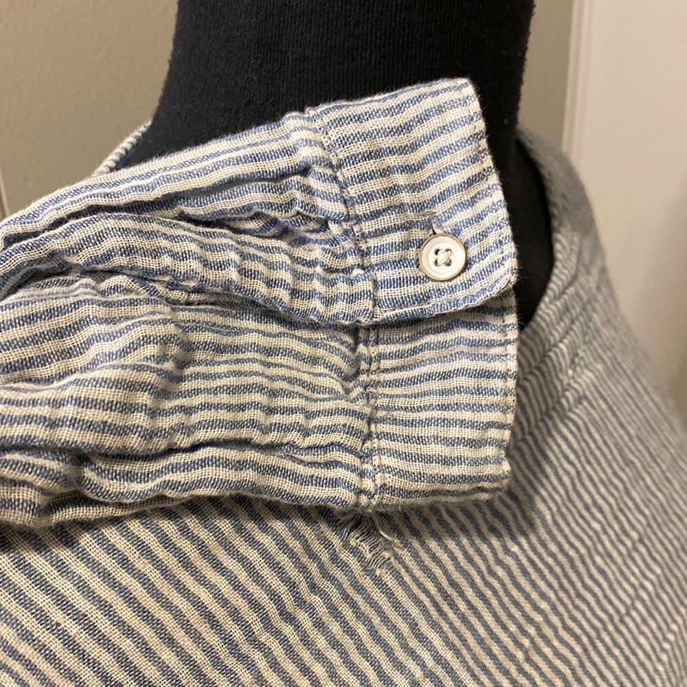 cloth & stone medium tunic stripe Distressed. Plaid lining Back half button down - Picture 5 of 9